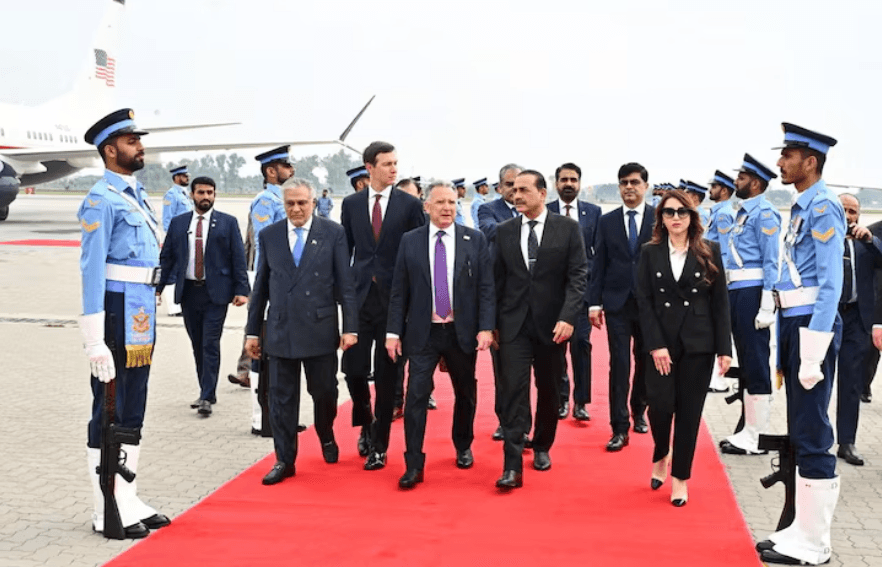 އެމެރިކާގެ ވަފުދު ޕާކިސްތާނުގައި، ފޮޓޯ: ރޮއިޓާސް