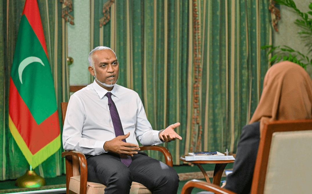 ރައީސް މުޢިއްޒު ނޭޝަން ޗެޓް ޕްރޮގްރާމްގައި ވާހަކަފުޅުދައްކަވަނީ، ފޮޓޯ: ރައީސް އޮފީސް
