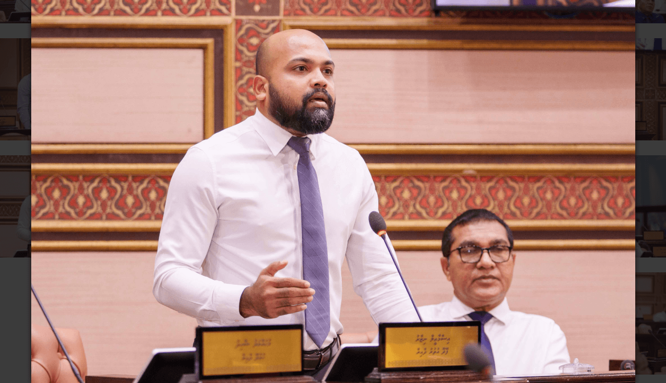 މެމްބަރު ނިޒާރު، ފޮޓޯ: މަޖިލިސް