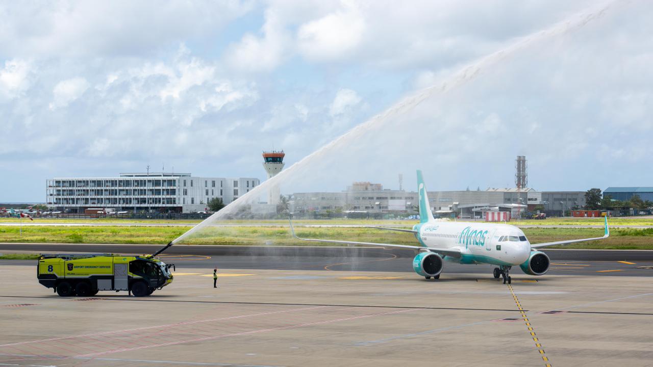 ފްލައިނާސް އެއާލައިންސްއިން އަލުން ދަތުރުތައް ފަށައިފި