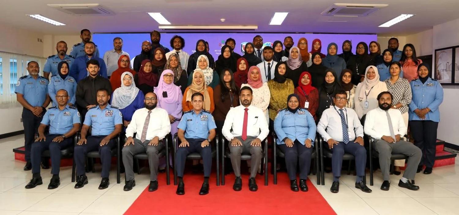 މާލީ ކަންކަމާ ބެހޭ މުވައްޒަފުންނަށް ކުރިއަށްގެންދިޔަ އަރުތަ ޕްރޮގްރާމު ނިންމާލައިފި