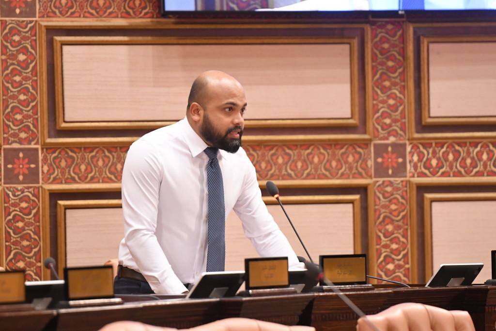 ޑިޖިޓަލް ޓްރާންސްފޮމޭޝަން ބިލު: މިއަދާ ހަމަޔަށް މިފަދަ ގާނޫނެއް ހެދިފައި ނެތުމަކީ ލަދު ގަންނަންޖެހޭ ކަމެއް: މެމްބަރު ނިޒާރު
