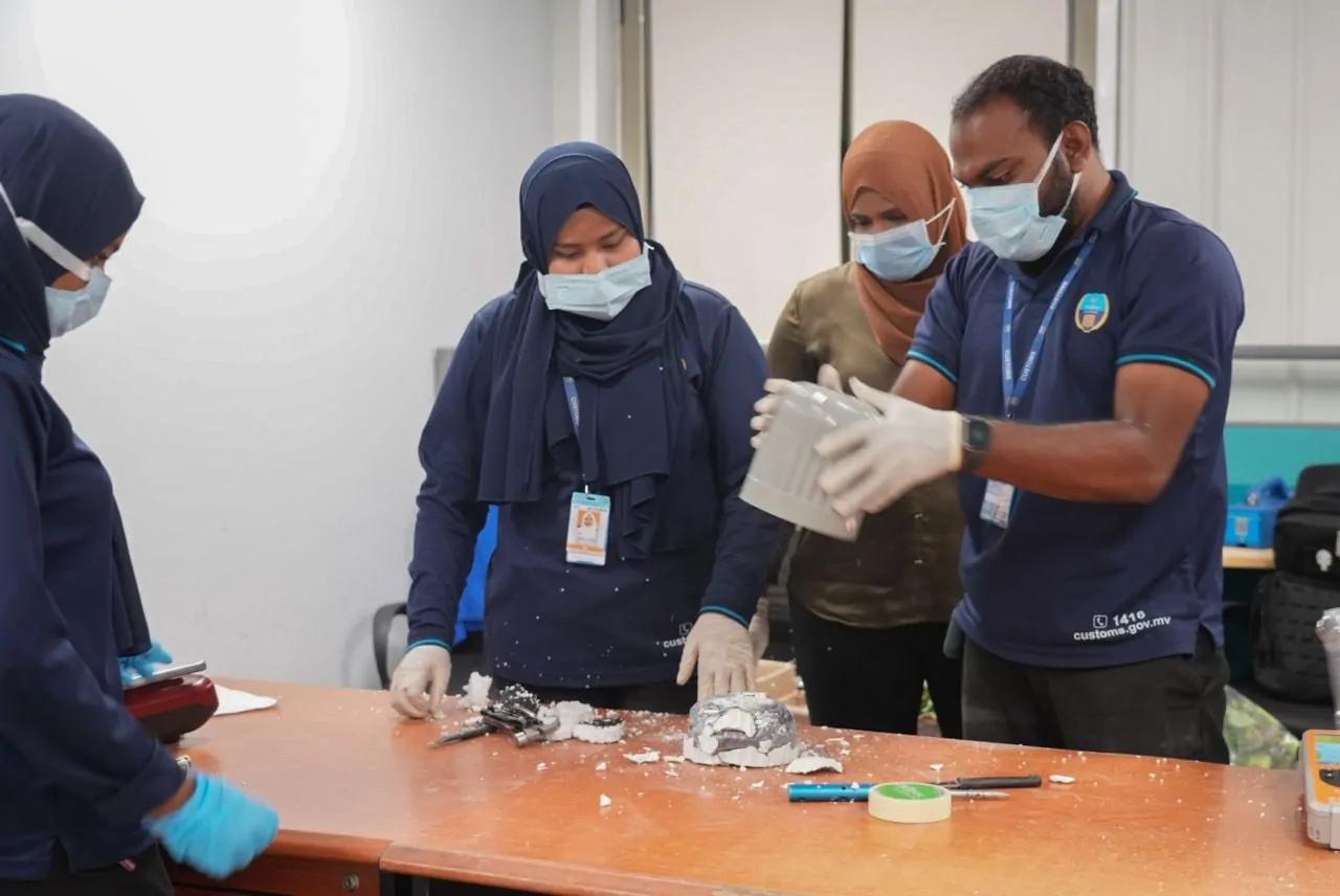 ކަނޑުމަގުން އެތެރެކުރި 3 ކިލޯގެ މަސްތުވާތަކެތި އަތުލައި ގަނެފި