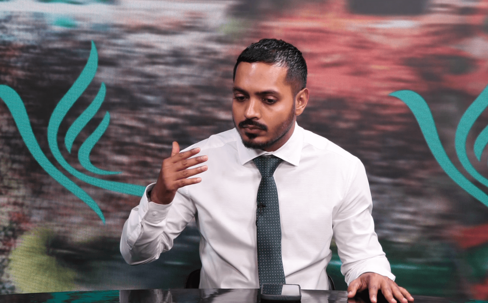 ކޮންގްރެސްއަކީ އެޅޭ އިތުރު ހަރުފަތެއް، ރަނގަޅު ބަޔަކު ނުކުންނާނީ ވާދަވެރިކަމުގެ ތެރެއިން: އައިފާން