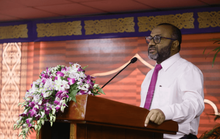 ޖަމާޢަތުގެ މަސްލަހަތަށް އިސްކަންދީގެން އިމާމުވެ ނަމާދުކުރުމަށް އިރުޝާދު ދެއްވައިފި