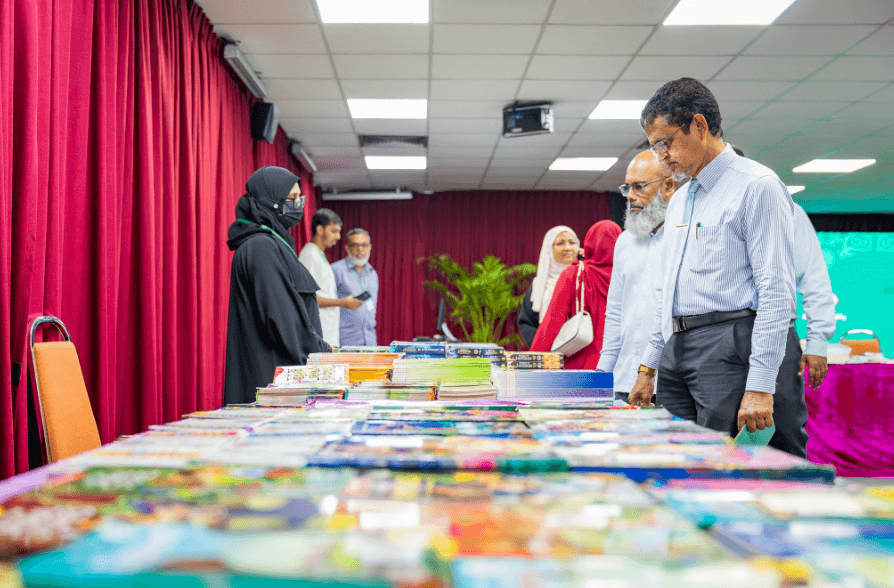 'މަޢުރިފާ' ފޮތް މައުރަޒު އޮކްޓޫބަރު 1 އިން 3 އަށް ބޭއްވުމަށް ނިންމައިފި